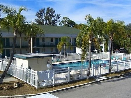 Oyo Hotel New Port Richey Gulf Beach Us 19 מראה חיצוני תמונה