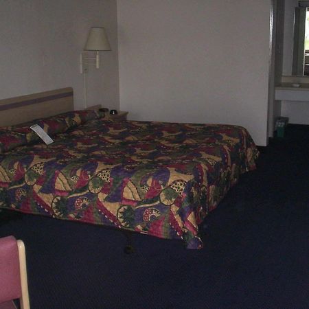 Oyo Hotel New Port Richey Gulf Beach Us 19 מראה חיצוני תמונה
