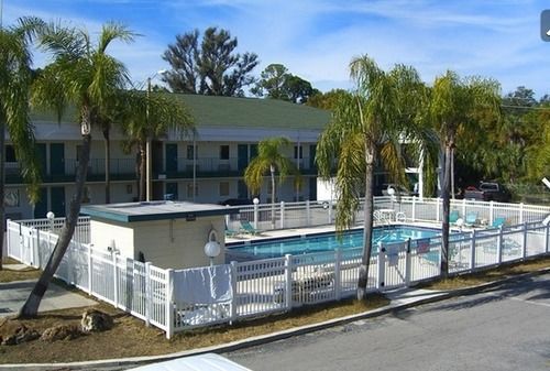 Oyo Hotel New Port Richey Gulf Beach Us 19 מראה חיצוני תמונה
