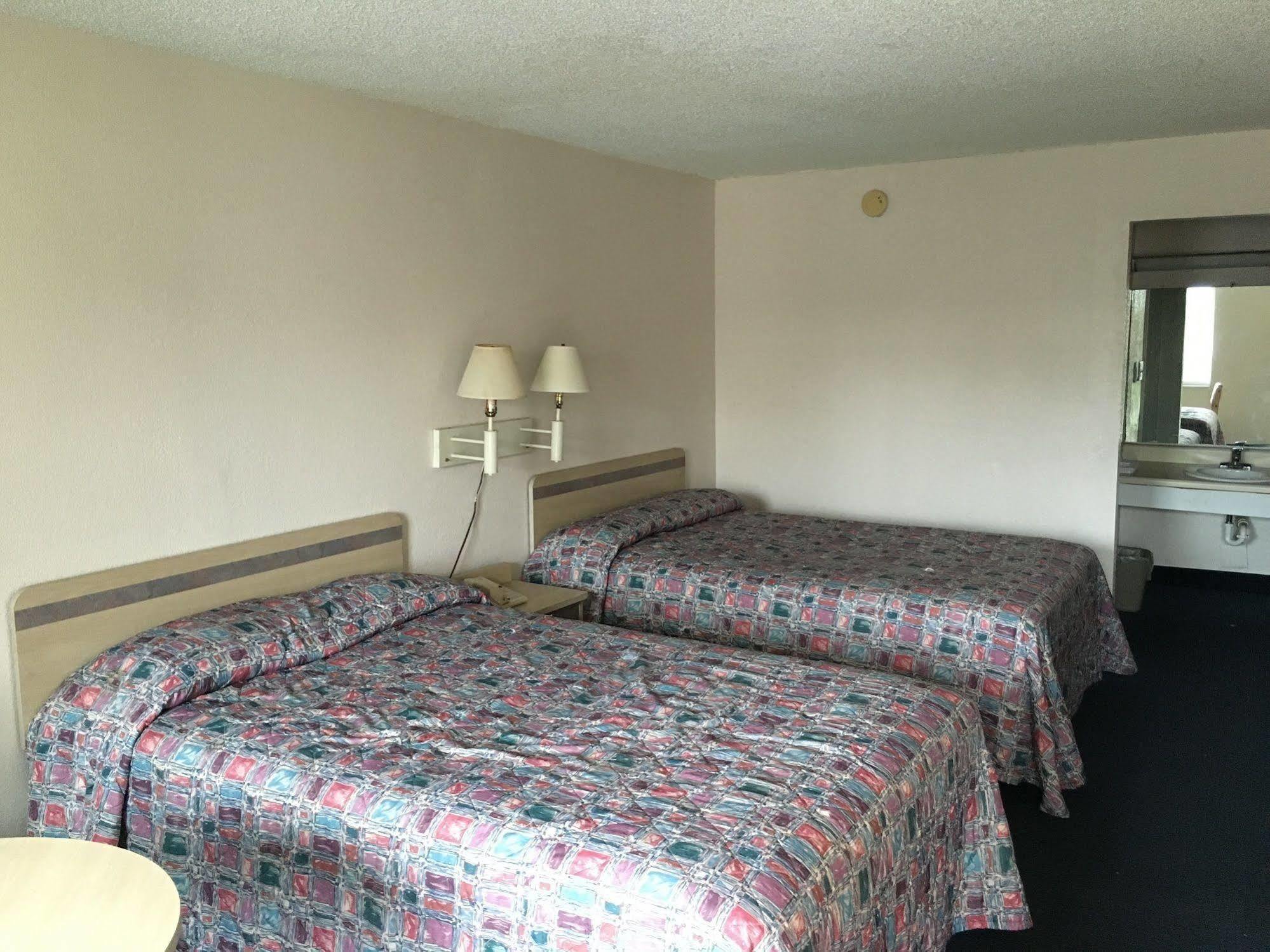 Oyo Hotel New Port Richey Gulf Beach Us 19 מראה חיצוני תמונה