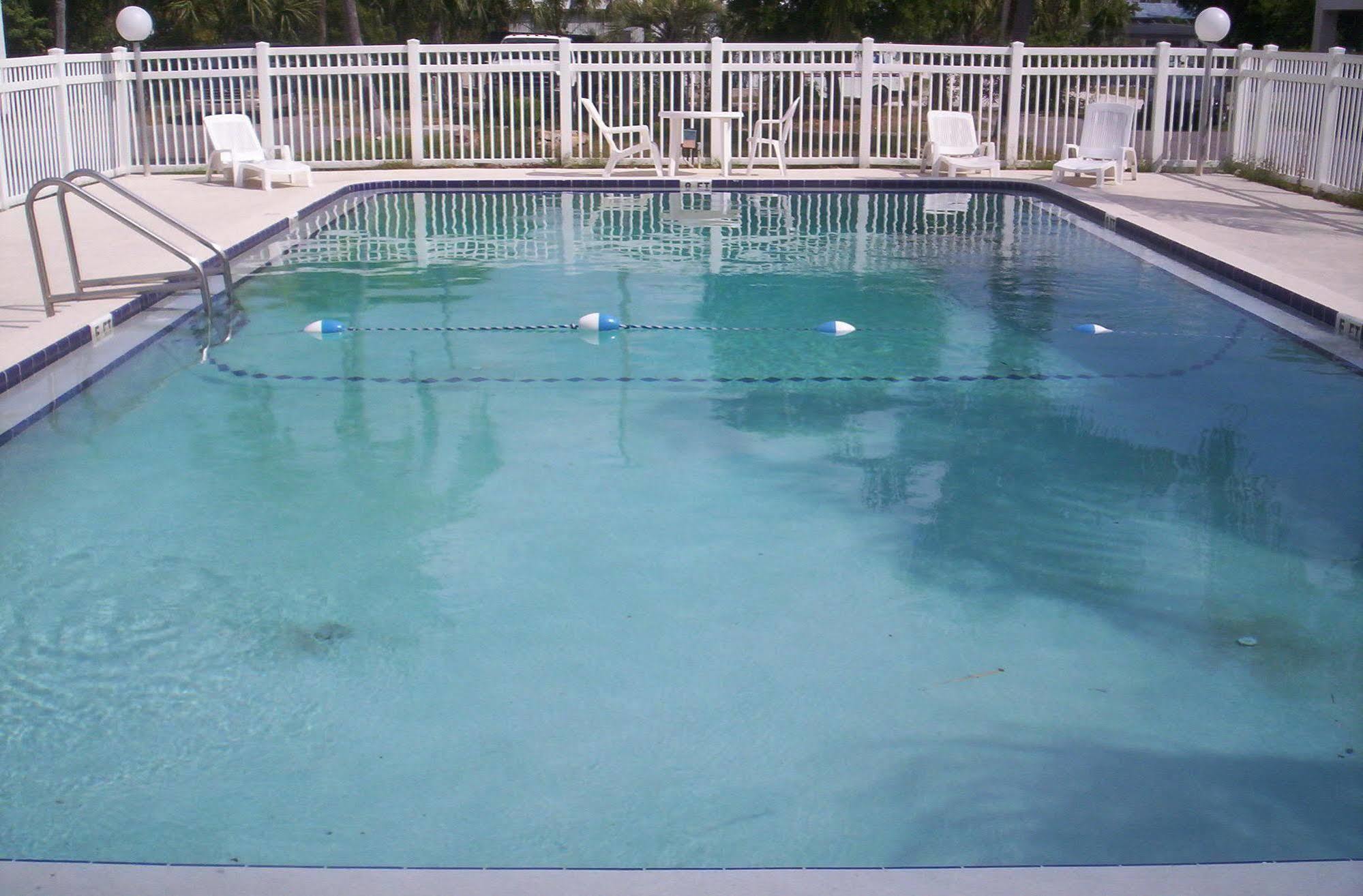 Oyo Hotel New Port Richey Gulf Beach Us 19 מראה חיצוני תמונה